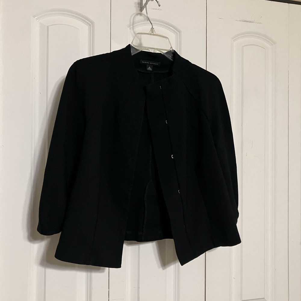 Banana Republic Black Women's cropped Blazer